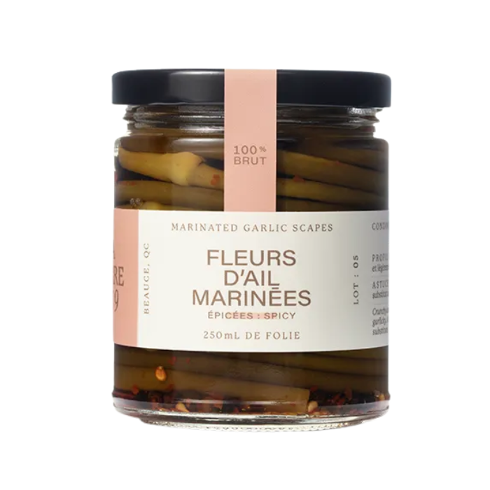 Fleurs d'ail marinées épicées